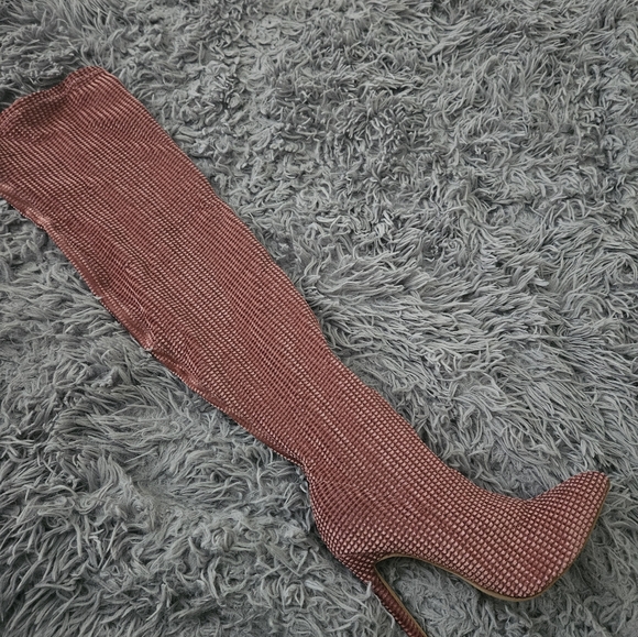 Fashion Nova Swiping Right Over The Knee Boot - Picture 5 of 7